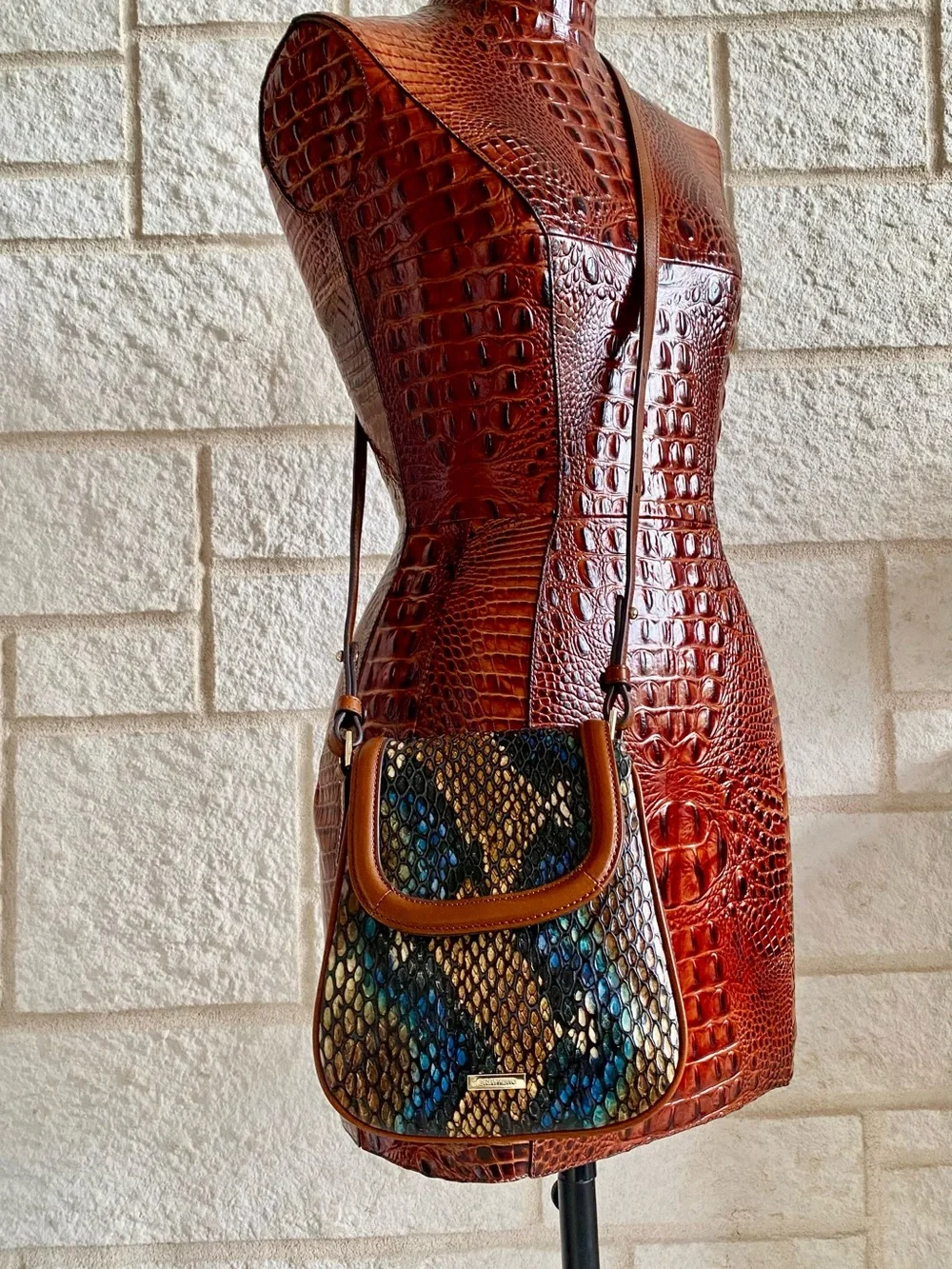 BRAHMIN Curvy EVERLEE CROSSBODY Bag  Featured in beautiful BOTTLE BLUE FLETCHER